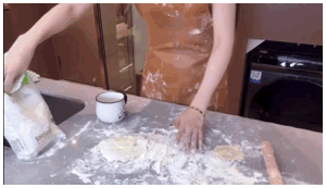 绮里嘉AV剧情包饺子